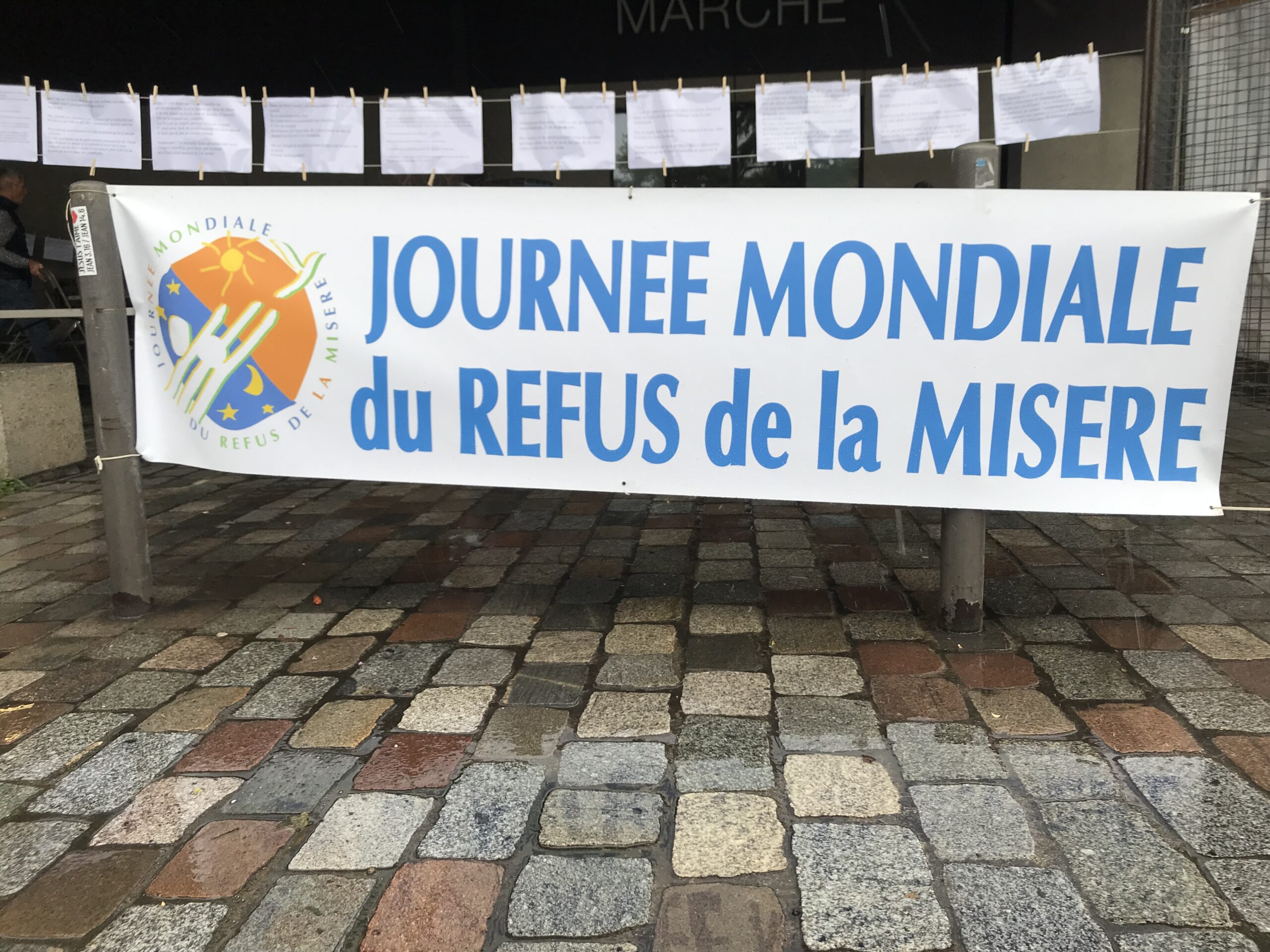 banderole Journée mondiale du refus de la misère