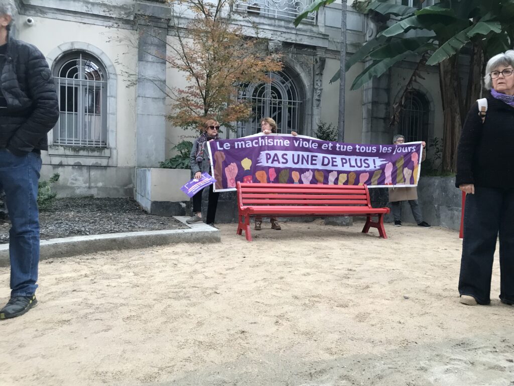 Banc contre les violences patriarcales à Tarbes