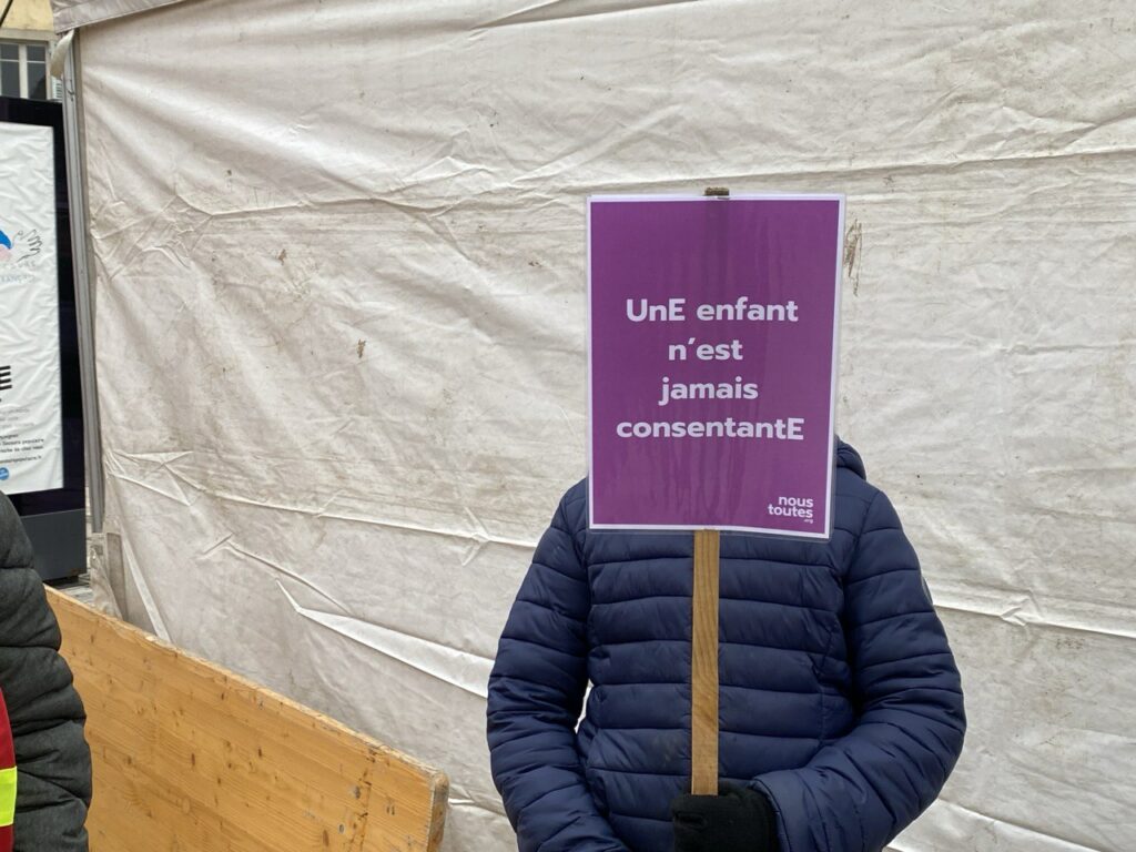 Une enfant n'est jamais consentant·e