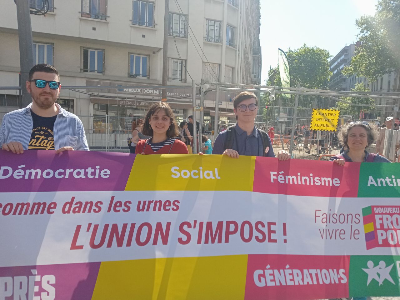 Banderole de l'APRES et Génération.S : L'union s'impose !
