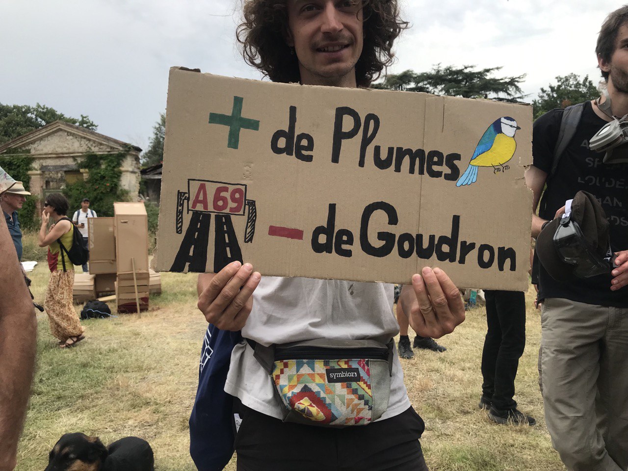 A Scopont (Tarn), à Salins-les-bains (Jura), des citoyens en lutte contre deux projets écocides.